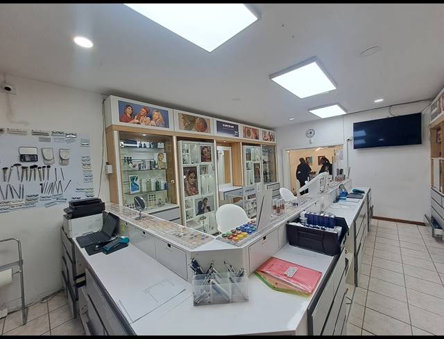 750M² OFFICE FOR SALE IN BRAMLEY